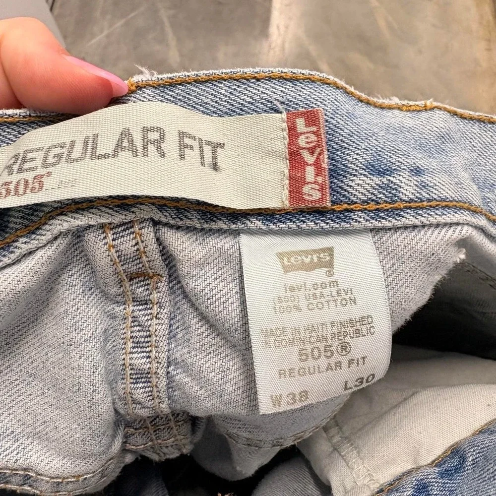 Vintage Levis 505 Regular Fit Straight Leg Jeans Light Wash Distressed 38x30